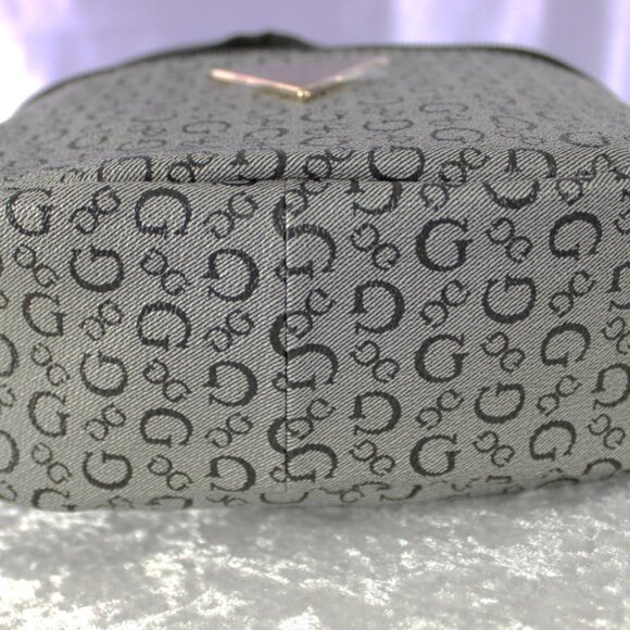 Guess Charlestown Travel Belt Bag Waist Pack – Black Logo Print - Picture 2 of 7